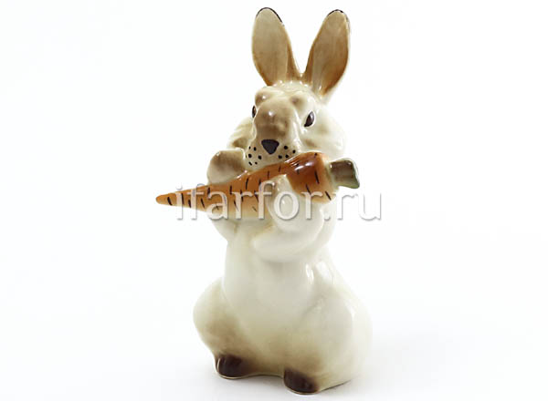 Sculpture Rabbit with a carrot 3