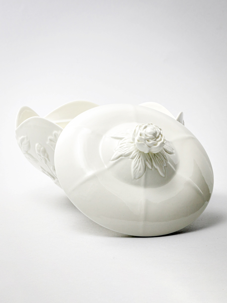 Конфетница «Цветочный рельеф Ivory»