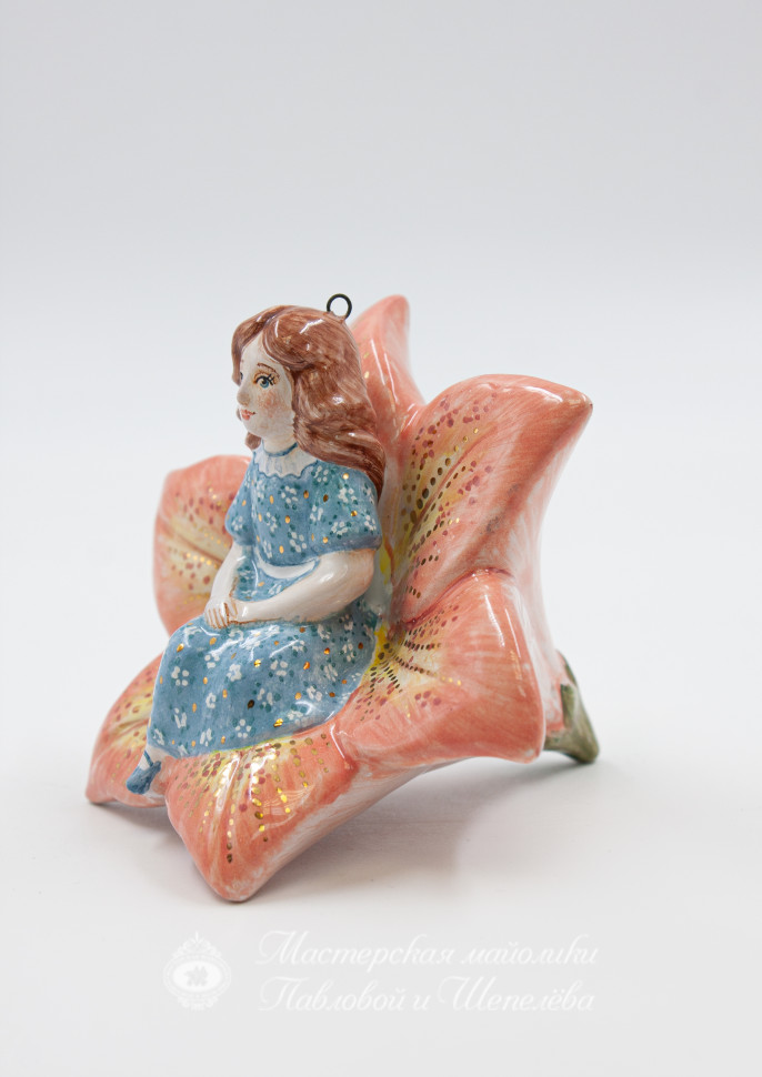 Елочная игрушка «Дюймовочка» Майолика. 92 x 92 мм.