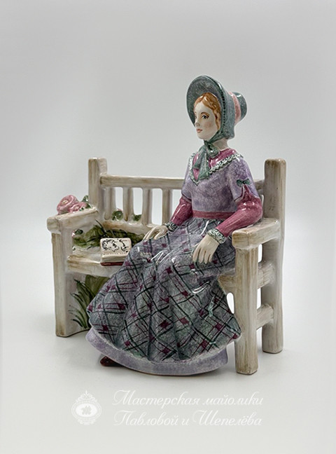 Скульптура «Лиза» Майолика. 183 x 185 мм.