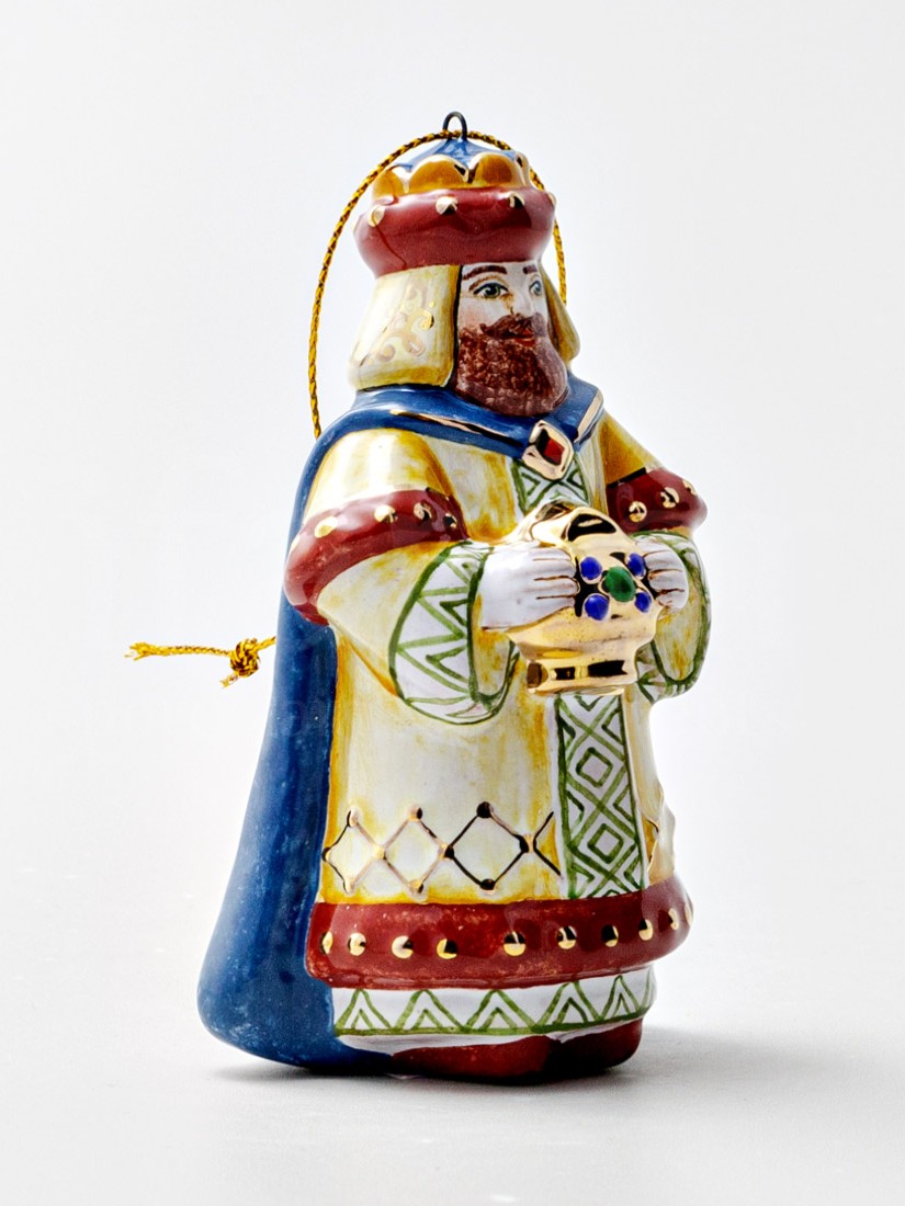 Елочная игрушка «Волхв Мельхиор» Форма: Волхв Мельхиор. Майолика. 54 x 95 мм.