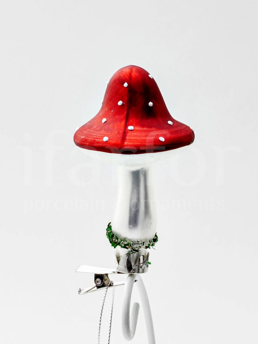 Елочная игрушка «Грибы. Мухомор на прищепке» Стекло. 60 x 100 мм.