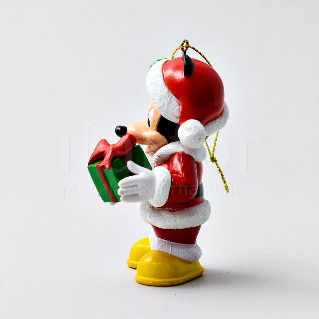 Елочная игрушка «The Walt Disney» Форма: The Walt Disney. Пластик. 59 x 94 мм.