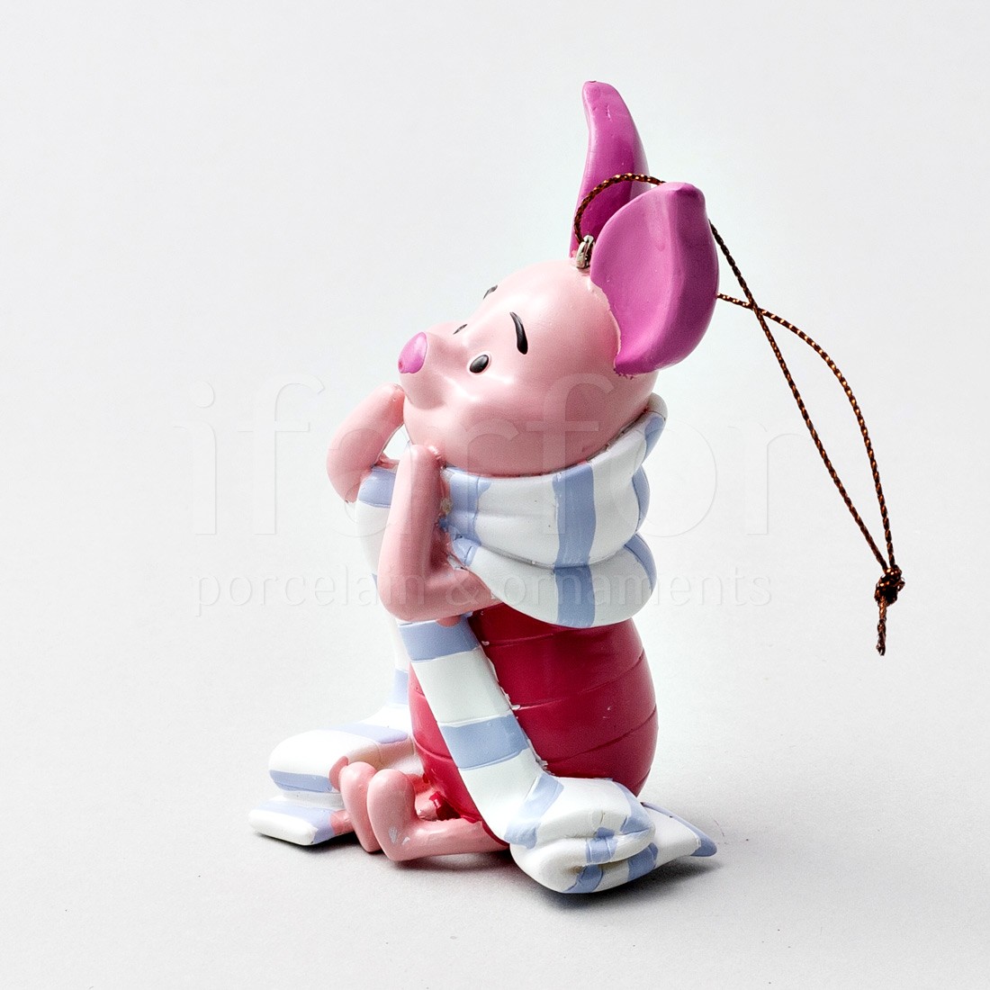 Елочная игрушка «The Walt Disney» Форма: The Walt Disney. Полирезин. 50 x 97 мм.
