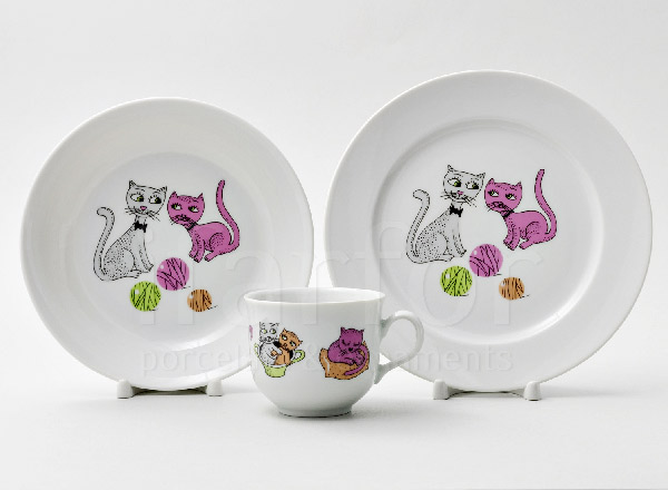 Set in a case for children in a gift box Funny kittens THUN