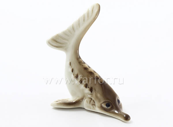 Sculpture Bester with a raised tail