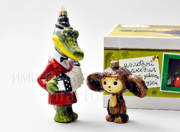 Набор елочных игрушек в подарочной коробке Крокодил Гена и Чебурашка