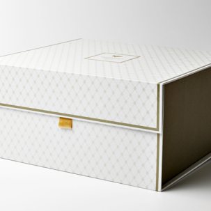 Подарочная упаковка для сервиза Белый Короб на магнитах