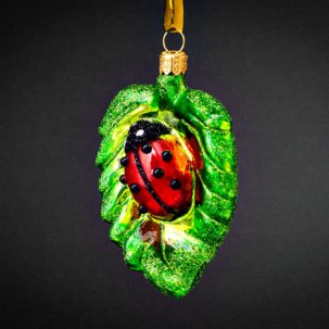 Елочная игрушка Божья коровка на листике