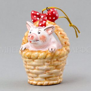 Елочная игрушка Поросенок в корзинке Поросенок в корзинке с красным бантом