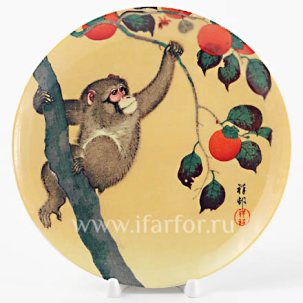 Декоративная тарелка Обезьяна на ветке с хурмой
