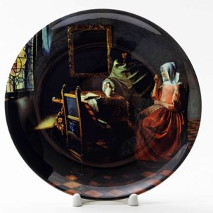 Декоративная тарелка Девушка с бокалом вина