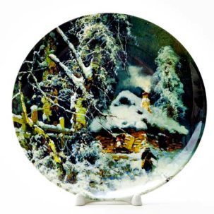 Декоративная тарелка Зимний пейзаж с избушкой