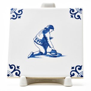 Изразец Голландский. Юноша приклонил колено