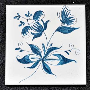Изразец Голландский. Цветок с бабочкой