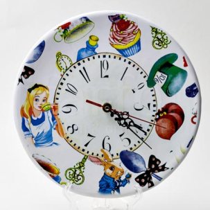 Часы Безумное чаепитие Круглая