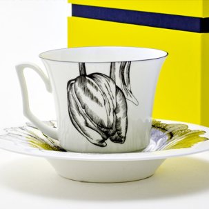 Чашка с блюдцем чайная в подарочной коробке Волшебный сад I Юлия