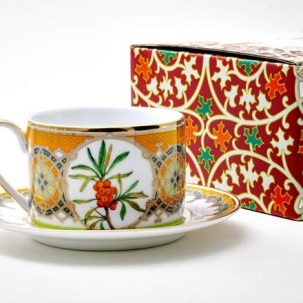 Чашка с блюдцем чайная в подарочной коробке Цветы и ягоды России. Облепиха сибирская 1/2 Соло