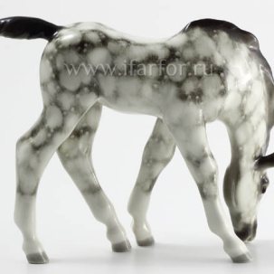 Скульптура Жеребенок пасущийся Серый в яблоках