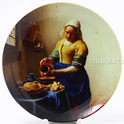 Декоративная тарелка «Молочница»