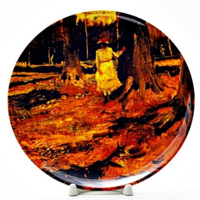 Декоративная тарелка Девушка в лесу