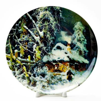 Декоративная тарелка Зимний пейзаж с избушкой