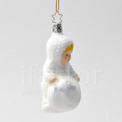 Елочная игрушка «Детские игры на снегу. Мой первый снеговик»