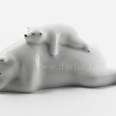 Скульптура Медведица с медвежонком м.р. Белый