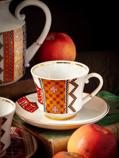 «Вечер был тихий, зелено-золотистый. Такие вечера бывают в мае, после дождя. Хотелось бродить, мечтать» Цена за одну чаш