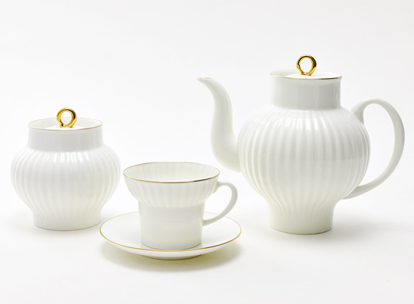 Tea Set Gold edging 2 6/14 Wave