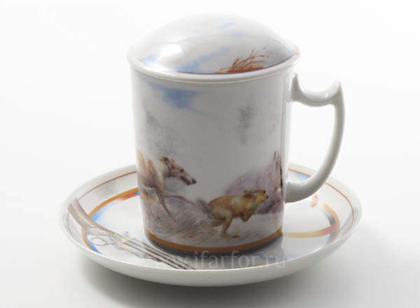 Mug with a lid and saucer Autumn hunting Snowing morning