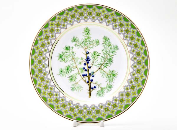 Декоративная тарелка в подарочной коробке Цветы и ягоды России. Можжевельник ароматный