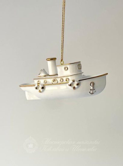 Елочная игрушка «Пароход» Фарфор. 110 x 50 мм.