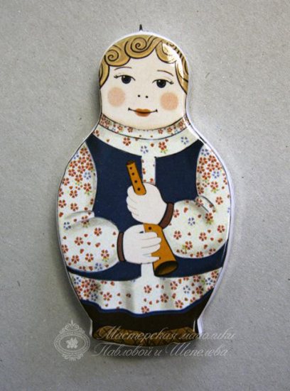 Елочная игрушка «Матрешка - мальчик» Майолика. 53 x 93 мм.