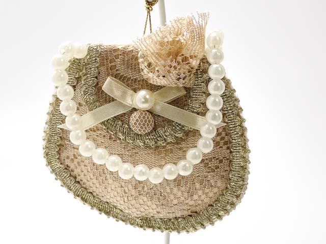 Елочная игрушка «Сумочка с кружевом»