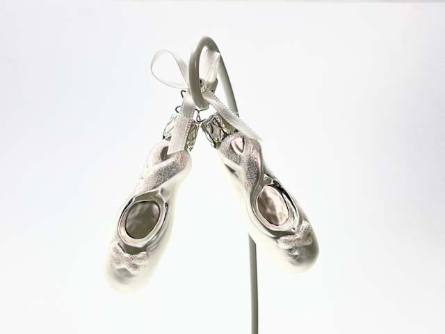 Елочная игрушка «Пуанты»