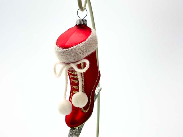 Елочная игрушка «Фигурный конек красный»