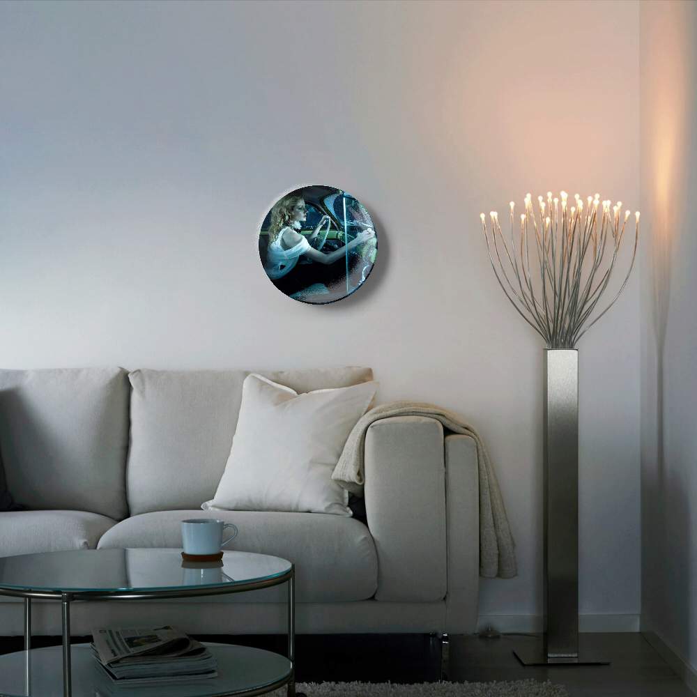 Девушка в автомобиле — Эрик Алмас