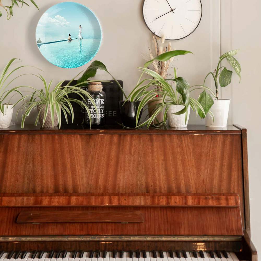 Бассейн и девушка — Эрик Алмас