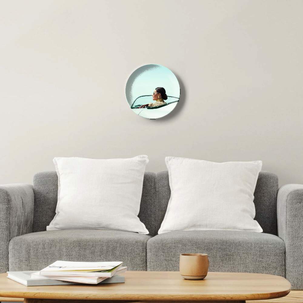 Девушка в очках в автомобиле — Эрик Алмас