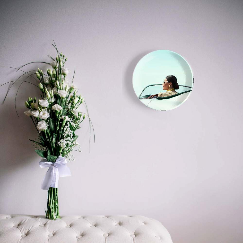 Девушка в очках в автомобиле — Эрик Алмас