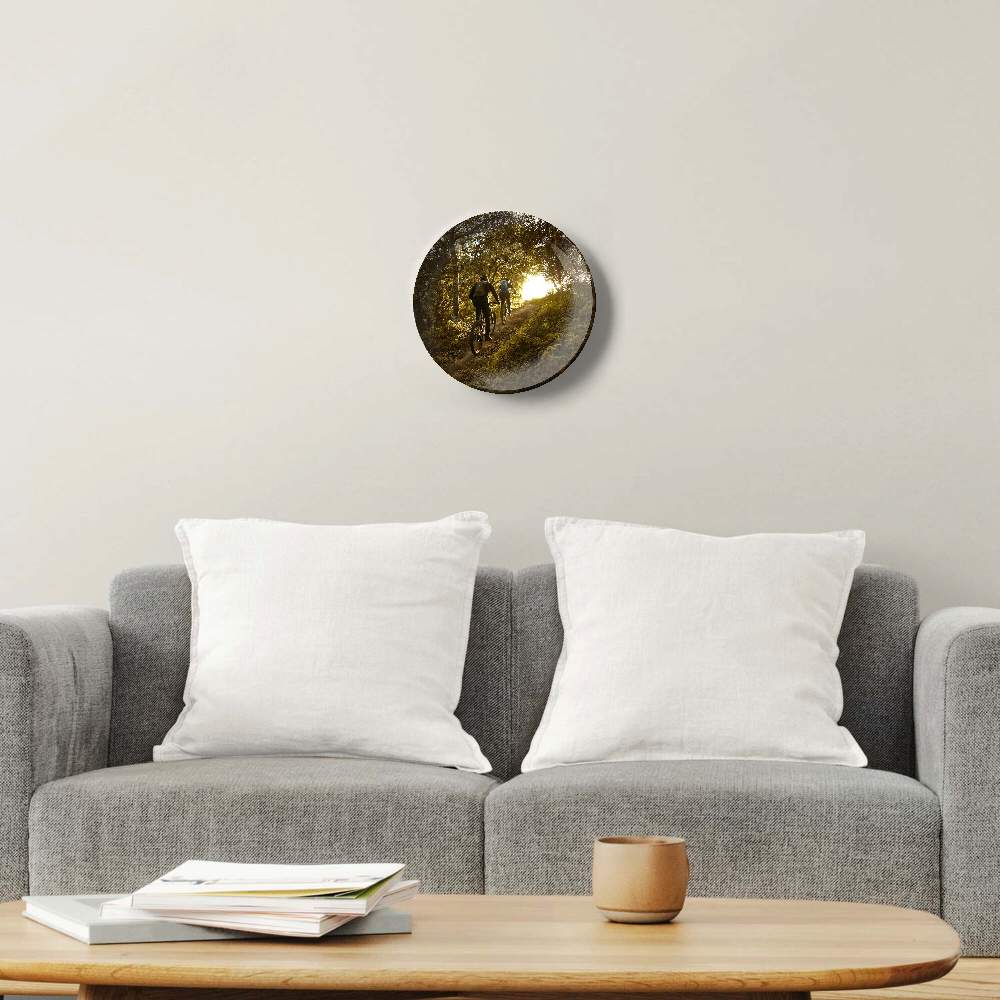 На велосипеде по лесной тропе — Камерон Карстен