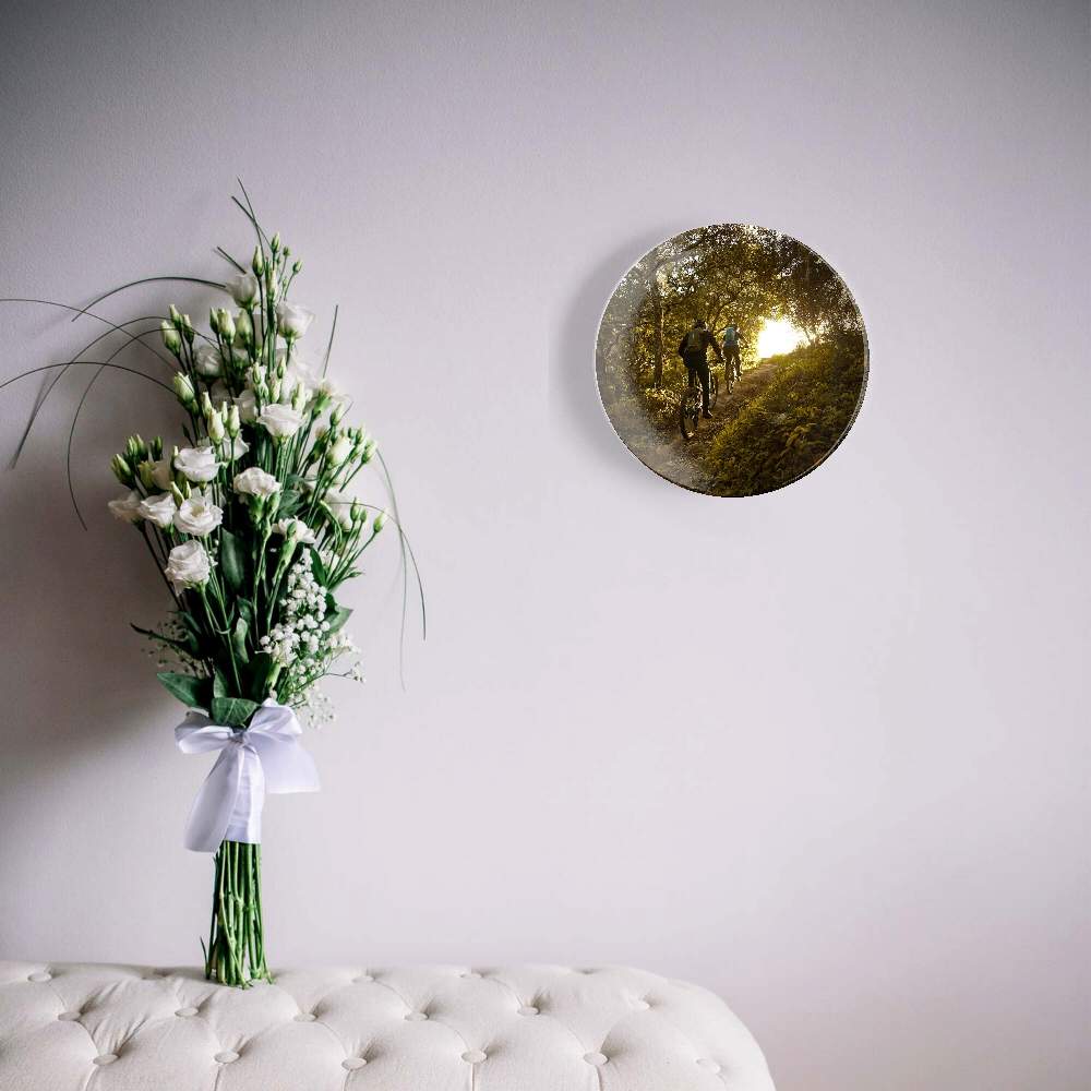 На велосипеде по лесной тропе — Камерон Карстен