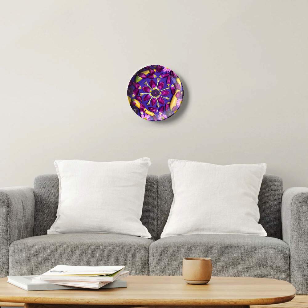 Натюрморт с пурпурными лепестками — Изабелла Кассини