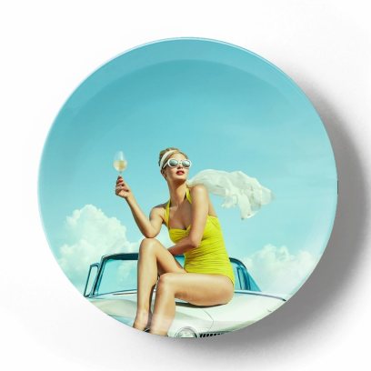 Декоративная тарелка Эрик Алмас Девушка на автомобиле